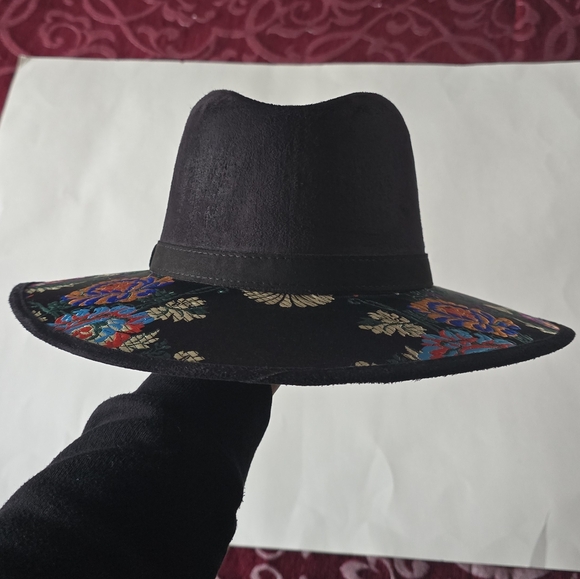 Floral Embroidered Black Hat - Picture 12 of 12